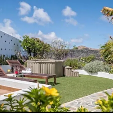 La Costa טינאחו